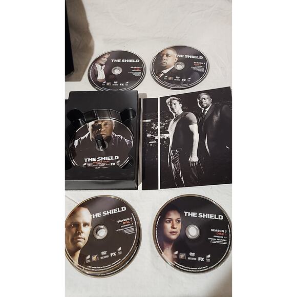 The Shield Complete Series DVDs - Picture 4 of 6